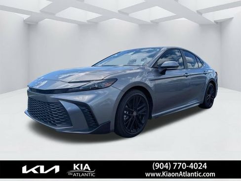 Used 2025 Toyota Camry SE w/ Multimedia Upgrade Package FWD image 7