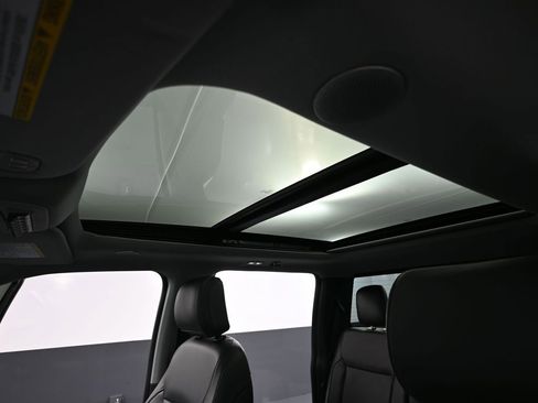 Used 2024 Ford F250 Lariat w/ Lariat Ultimate Package AWD/4WD image 27