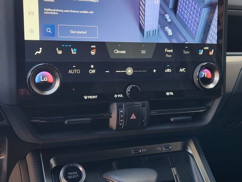 Used 2025 Lexus GX 550 w/ Accessory Package (2T) AWD/4WD image 18