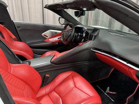 Used 2023 Chevrolet Corvette Stingray w/ Z51 Performance Package image 16