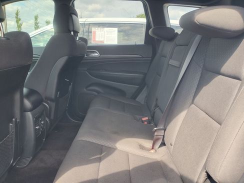 Used 2019 Jeep Grand Cherokee Laredo AWD/4WD image 24