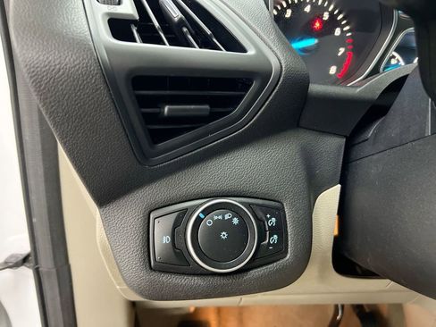 Used 2015 Ford Escape SE w/ Equipment Group 201A image 18