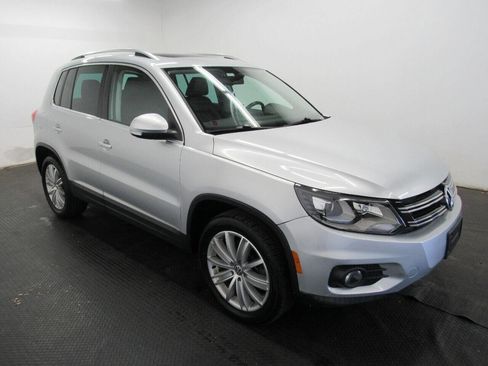 Used 2016 Volkswagen Tiguan SE image 3