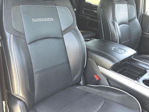 Used 2025 RAM 2500 Laramie AWD/4WD image 19