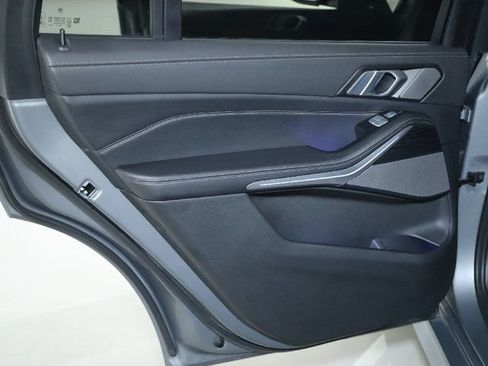 Used 2023 BMW X7 xDrive40i w/ M Sport Package AWD/4WD image 34