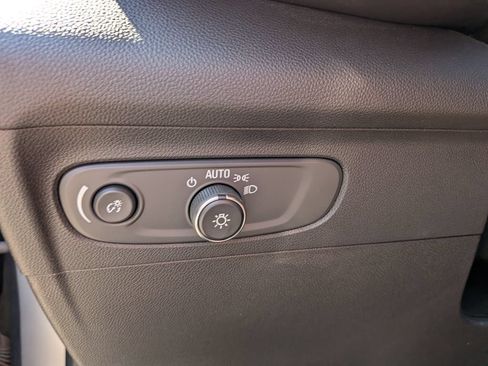 Used 2022 Buick Envision Preferred FWD image 28