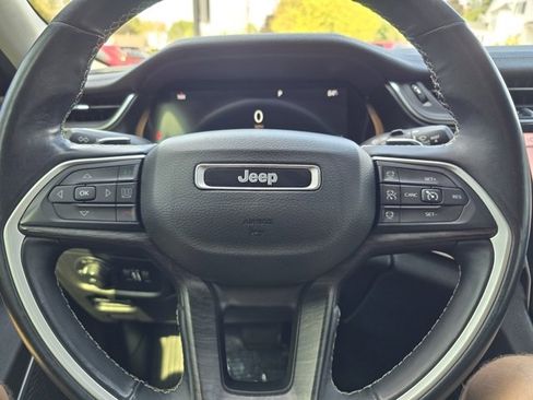 Used 2022 Jeep Grand Cherokee L Limited image 39