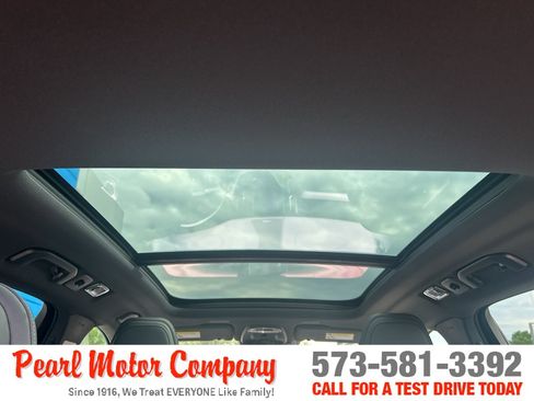 Used 2021 Volvo XC60 T5 R-Design AWD/4WD image 23