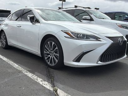 Used 2020 Lexus ES 300h w/ Premium Package