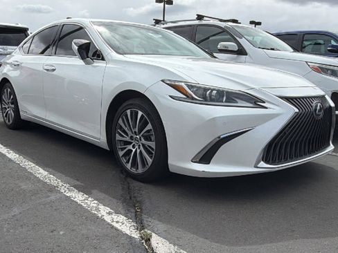 Used 2020 Lexus ES 300h w/ Premium Package FWD image 1