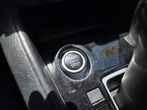 Used 2024 Nissan Versa SV FWD image 27