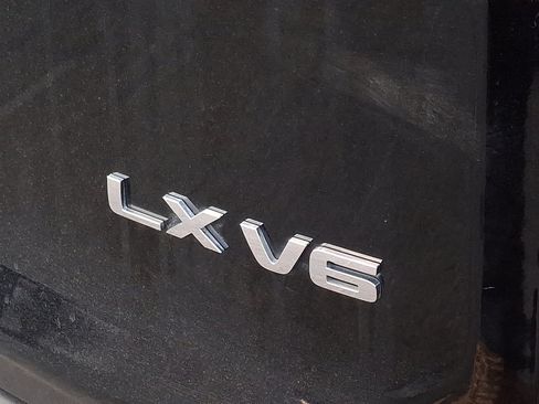 Used 2020 Kia Telluride LX image 16