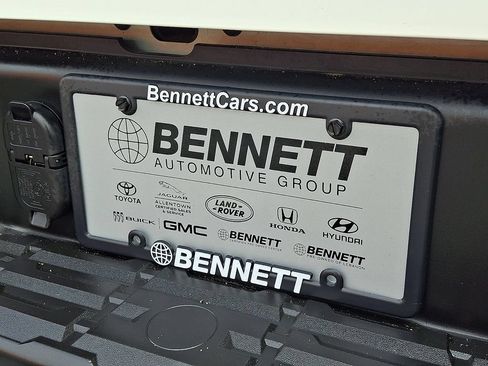 Used 2022 Nissan Frontier SV w/ Technology Package AWD/4WD image 30