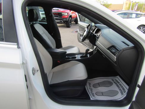 Used 2021 Volkswagen Jetta R-Line w/ R-Line Cold Weather Package FWD image 15