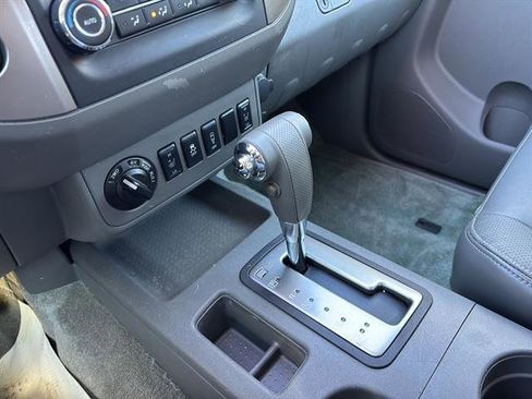 Used 2015 Nissan Frontier SL w/ Moonroof Package image 25