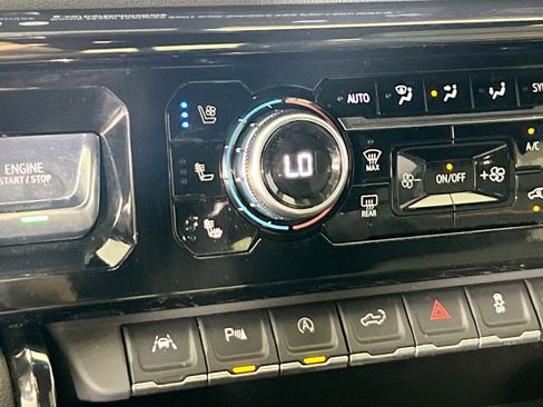 Used 2024 GMC Sierra 1500 AT4 w/ AT4 Preferred Package image 20