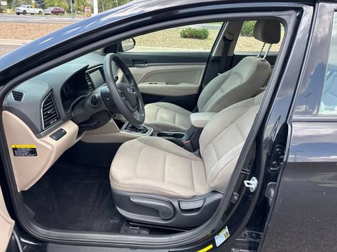 Used 2017 Hyundai Elantra SE FWD image 13