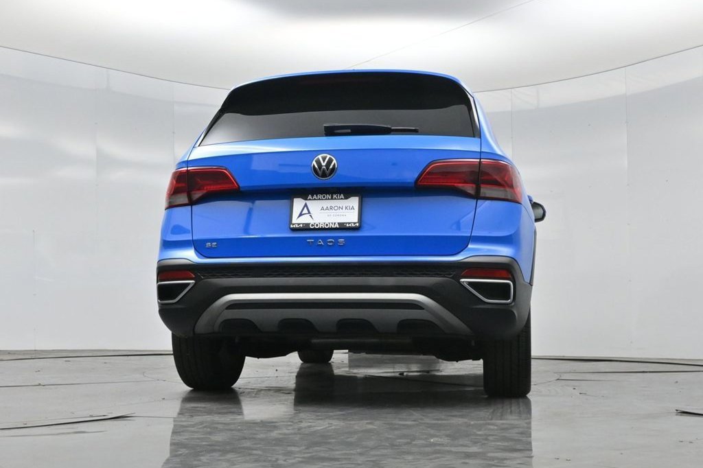 Used 2023 Volkswagen Taos SE w/ Panoramic Sunroof Package FWD image 20