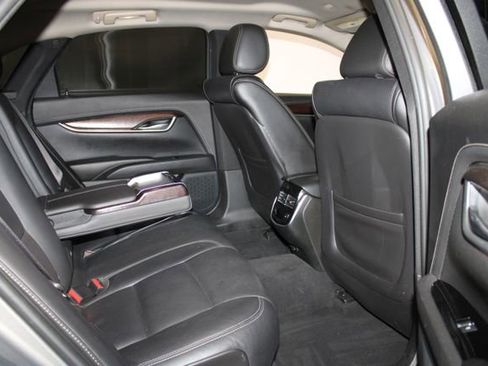 Used 2019 Cadillac XTS Luxury image 13