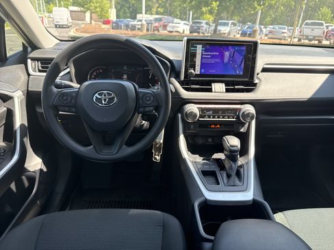 Used 2025 Toyota RAV4 LE FWD image 28
