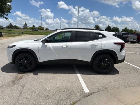 New 2026 Chevrolet Trax ACTIV w/ Sunroof Package FWD image 6