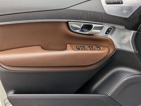 Certified 2022 Volvo XC90 T8 Inscription w/ Lounge Package image 23
