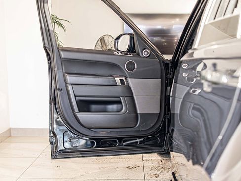 Used 2019 Land Rover Range Rover Sport HSE image 31