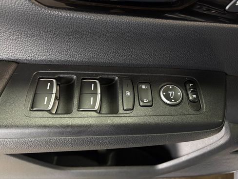 Used 2025 Honda CR-V EX-L image 11