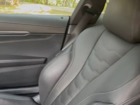 Used 2021 BMW M850i xDrive Coupe image 18