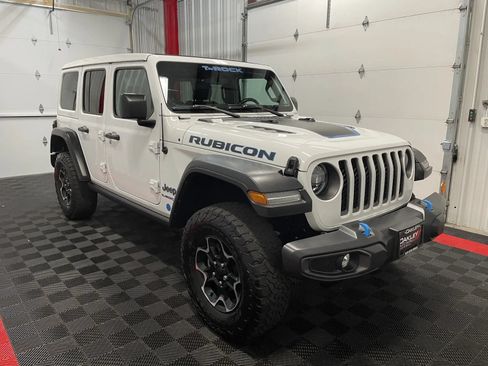 Used 2022 Jeep Wrangler Unlimited Rubicon 4xe AWD/4WD image 9