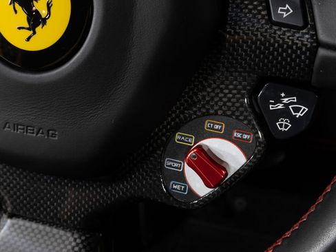 Used 2015 Ferrari 458 Speciale Coupe RWD image 33