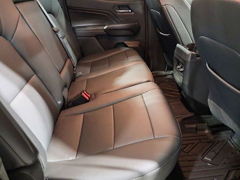 Used 2025 Chevrolet Colorado LT w/ LT Convenience Package image 15