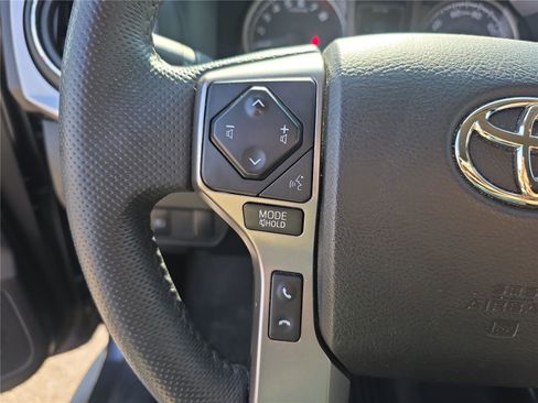 Used 2022 Toyota Tacoma SR5 w/ SR5 Appearance Package (SM) AWD/4WD image 23