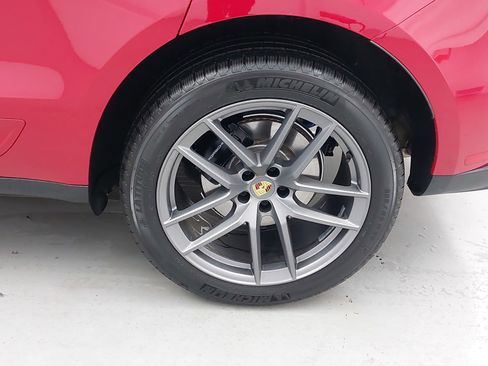 Used 2025 Porsche Macan image 36