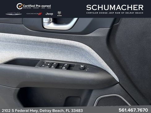 Used 2024 Jeep Compass Latitude AWD/4WD image 27