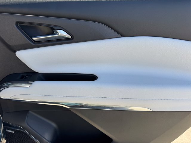 Certified 2026 Chevrolet Traverse High Country FWD image 10