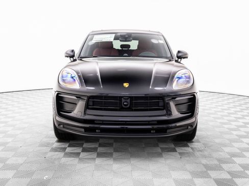 Certified 2026 Porsche Macan AWD/4WD image 9