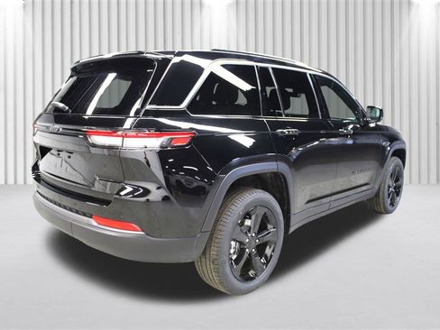 New 2026 Jeep Grand Cherokee Limited w/ Limited Altitude Package image 3