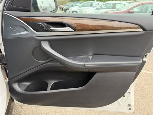 Used 2023 BMW X4 xDrive30i image 26