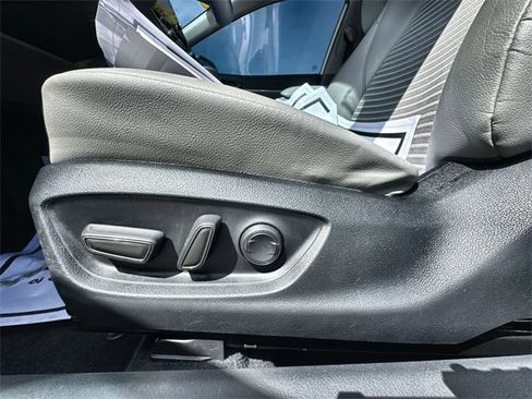 Used 2023 Toyota Camry SE image 12