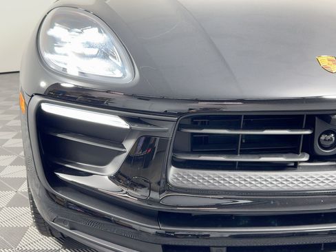 Used 2026 Porsche Macan AWD/4WD image 11