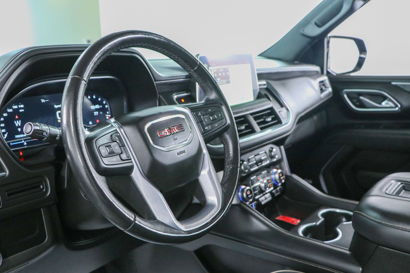 Used 2022 GMC Yukon SLT w/ SLT Premium Package RWD image 26