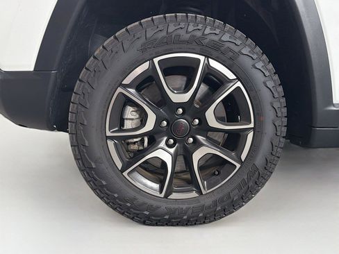 Used 2025 Jeep Compass Trailhawk AWD/4WD image 31
