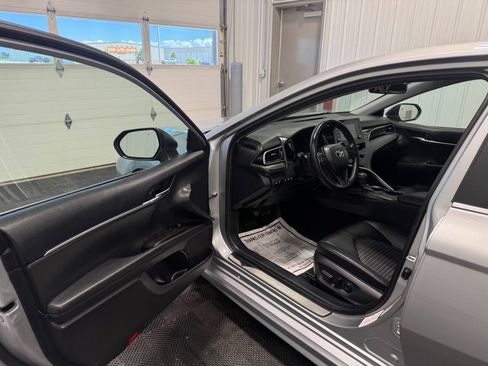 Used 2024 Toyota Camry SE FWD image 6