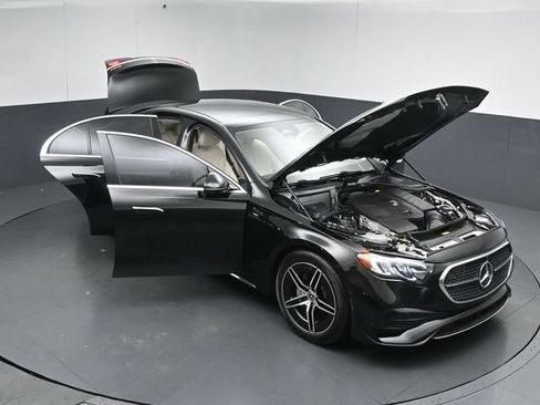 Used 2025 Mercedes-Benz E 350 4MATIC Sedan image 54
