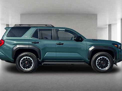 Used 2025 Toyota 4Runner 4WD image 3