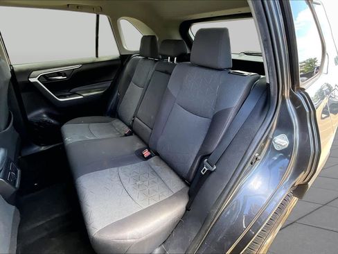 Used 2020 Toyota RAV4 XLE w/ Convenience Package FWD image 21