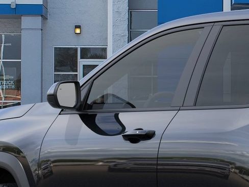 New 2026 Chevrolet Equinox LT FWD image 13
