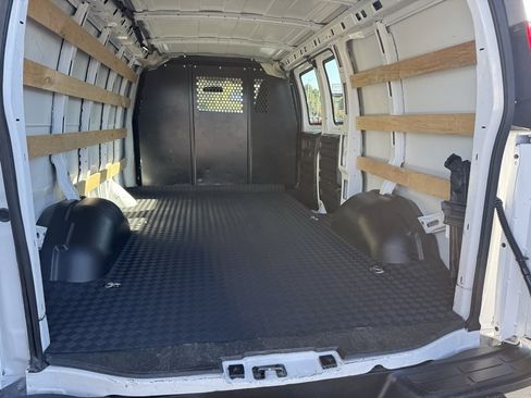 Used 2024 GMC Savana 2500 Work Van w/ Driver Convenience Package image 19