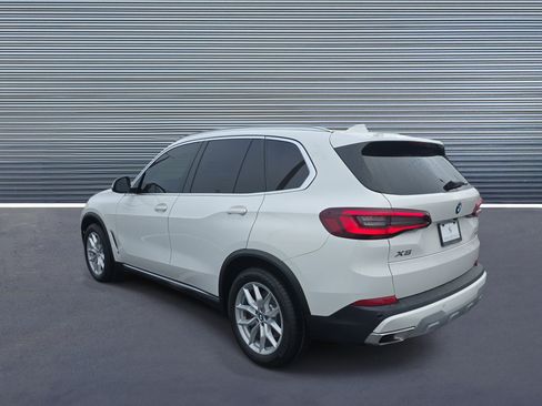 Certified 2023 BMW X5 sDrive40i w/ Parking Assistance Package image 4